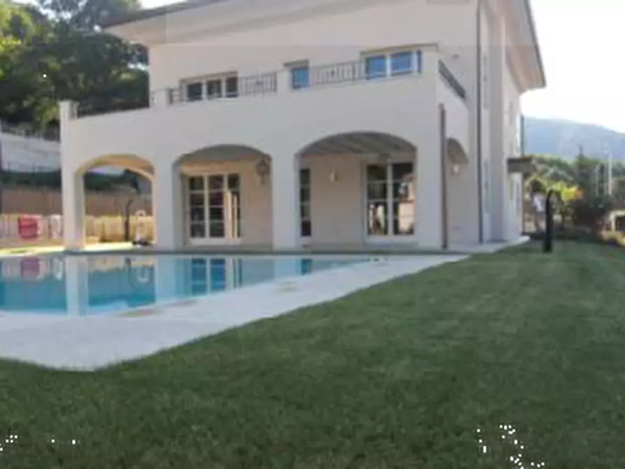 Immagine 2 di Villa in vendita  in Via Maria Teresa di Calcutta a Concesio