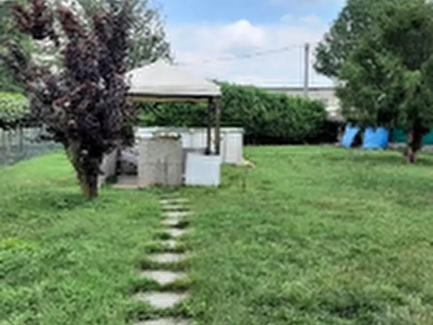 Immagine 5 di Casa indipendente in vendita  in Via Giacomo Matteotti a Gazzada Schianno