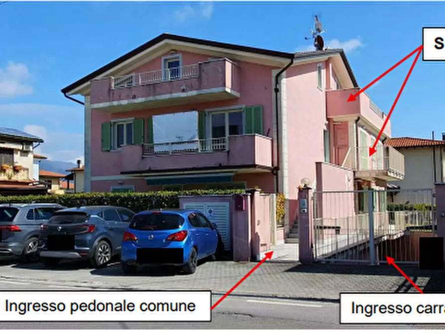 Immagine 1 di Appartamento in vendita  in Via san leonardo a Massa