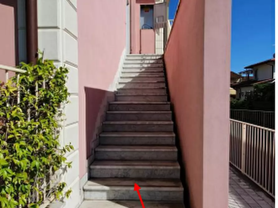 Immagine 4 di Appartamento in vendita  in Via san leonardo a Massa