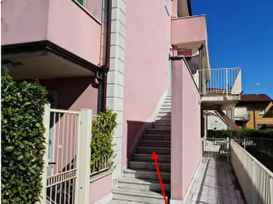 Immagine 5 di Appartamento in vendita  in Via san leonardo a Massa