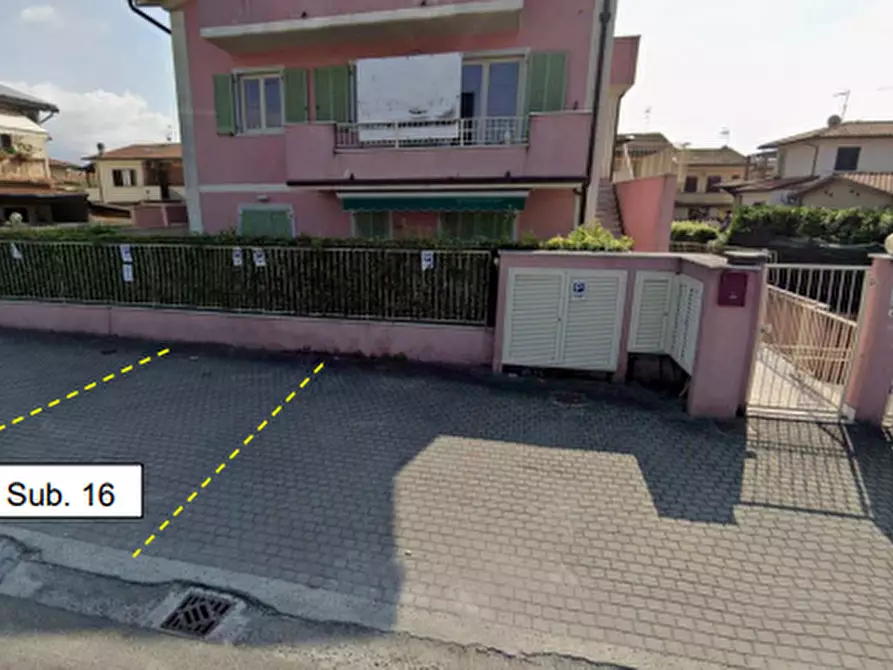 Immagine 7 di Appartamento in vendita  in Via san leonardo a Massa