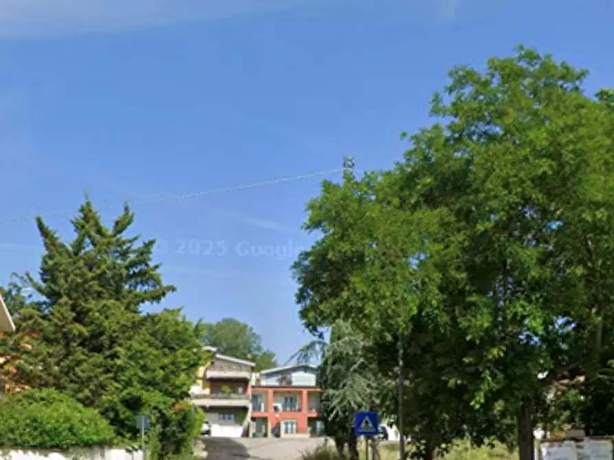 Immagine 3 di Negozio in vendita  in Via D'Urbano a Fara Filiorum Petri