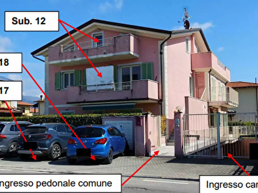 Immagine 2 di Appartamento in vendita  in Via san leonardo a Massa