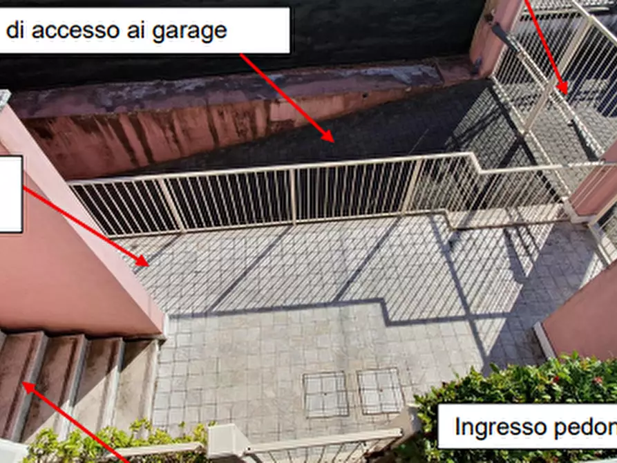 Immagine 3 di Appartamento in vendita  in Via san leonardo a Massa