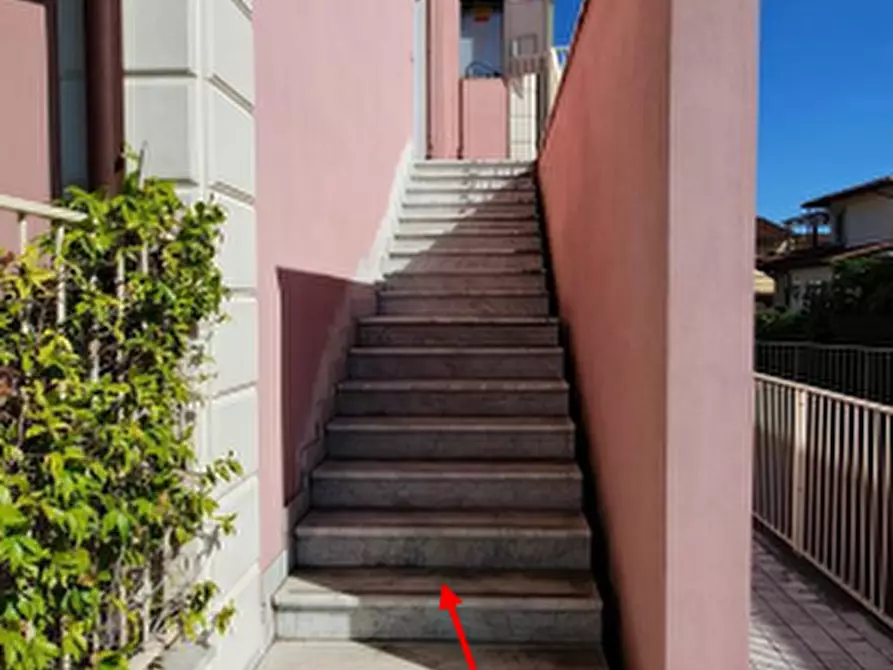 Immagine 4 di Appartamento in vendita  in Via san leonardo a Massa