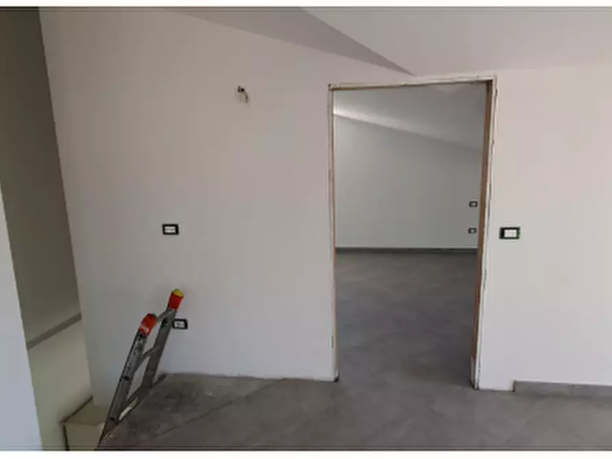 Immagine 22 di Appartamento in vendita  in Via san leonardo a Massa