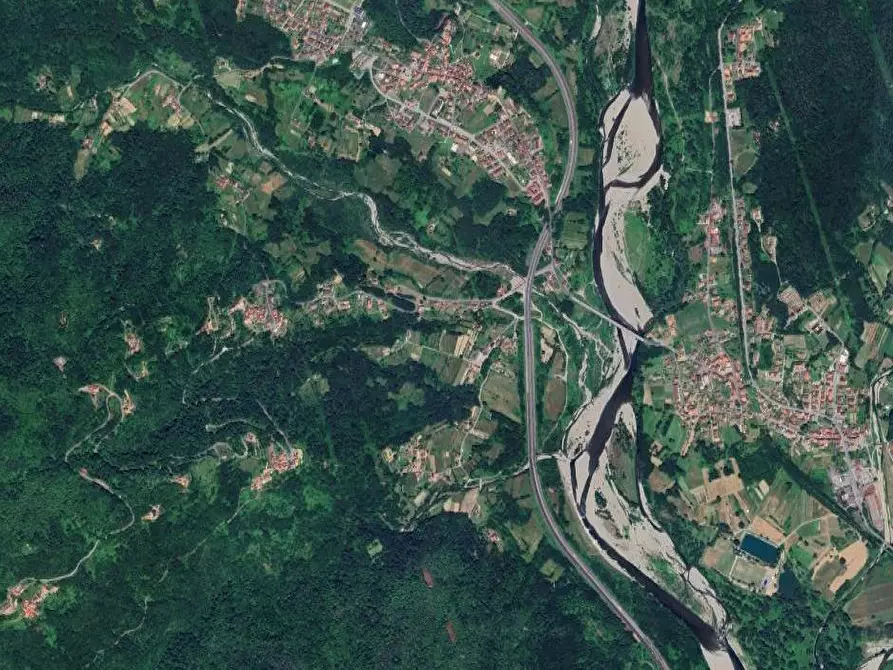 Immagine 22 di Capannone industriale in vendita  in Località nave nei pressi barbarasco a Tresana