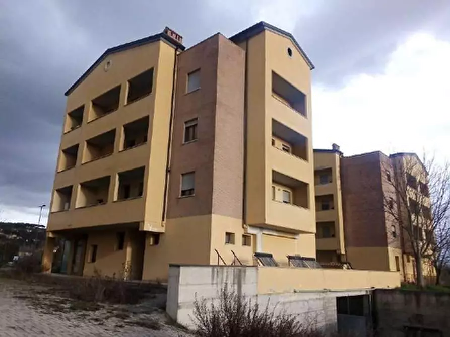 Immagine 1 di Stabile in vendita  in Via dei Pioppi a Magione