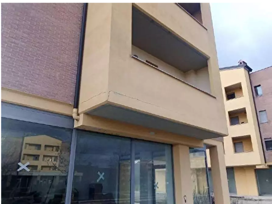 Immagine 6 di Stabile in vendita  in Via dei Pioppi a Magione