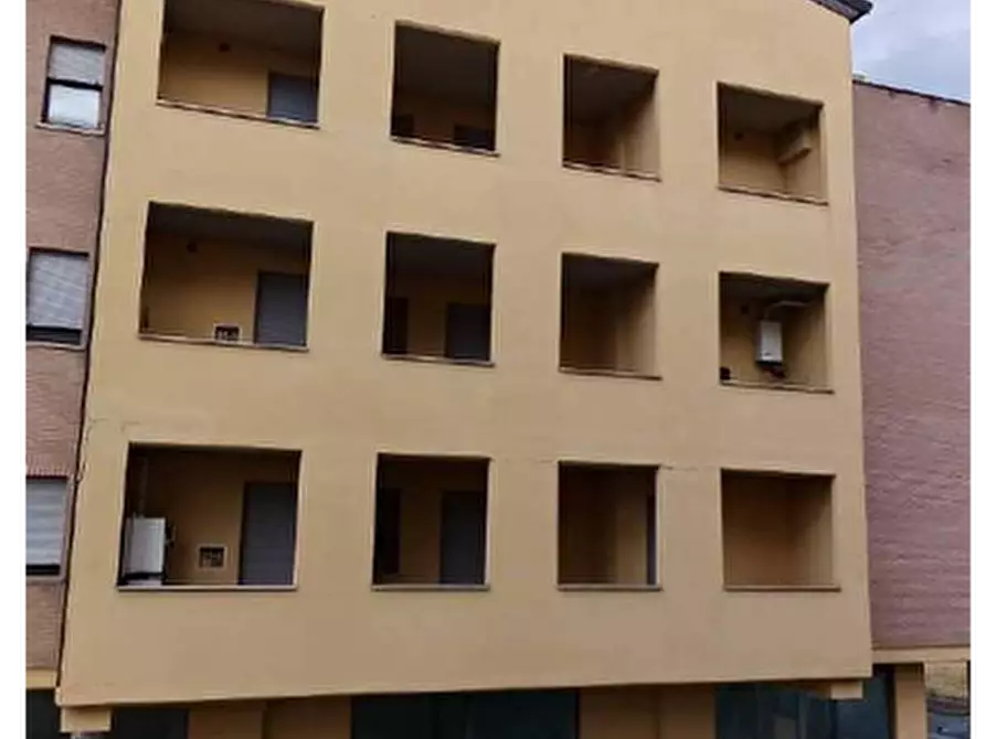 Immagine 11 di Stabile in vendita  in Via dei Pioppi a Magione