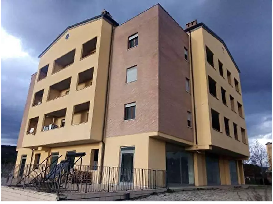 Immagine 12 di Stabile in vendita  in Via dei Pioppi a Magione