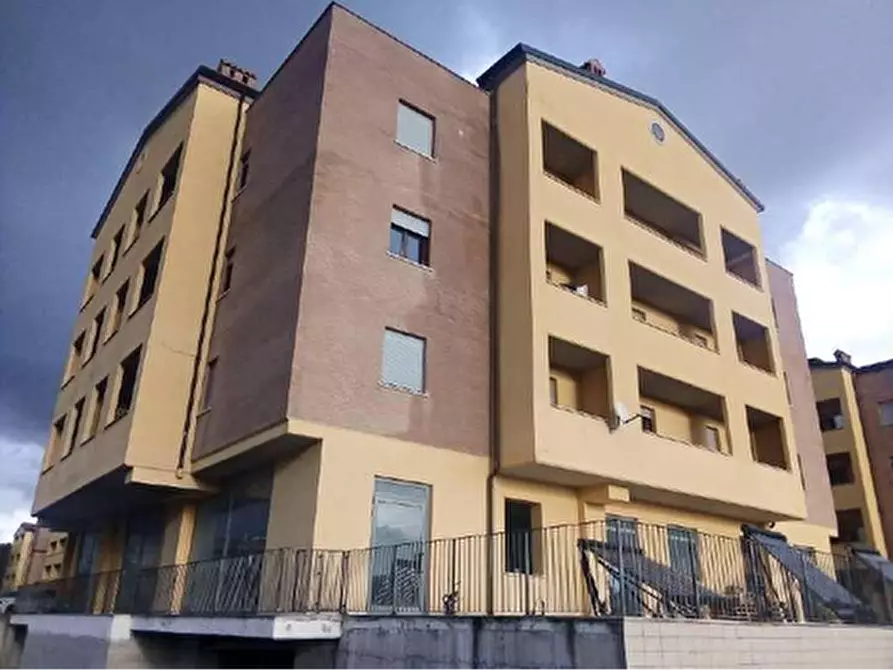 Immagine 14 di Stabile in vendita  in Via dei Pioppi a Magione