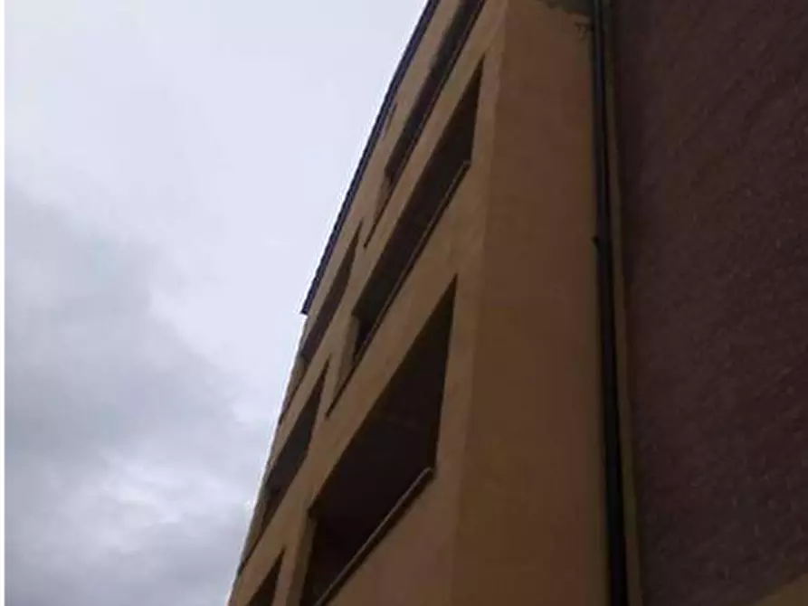 Immagine 18 di Stabile in vendita  in Via dei Pioppi a Magione