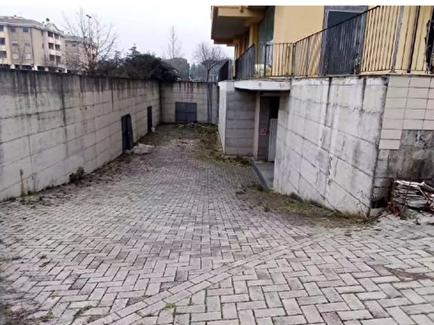 Immagine 21 di Stabile in vendita  in Via dei Pioppi a Magione