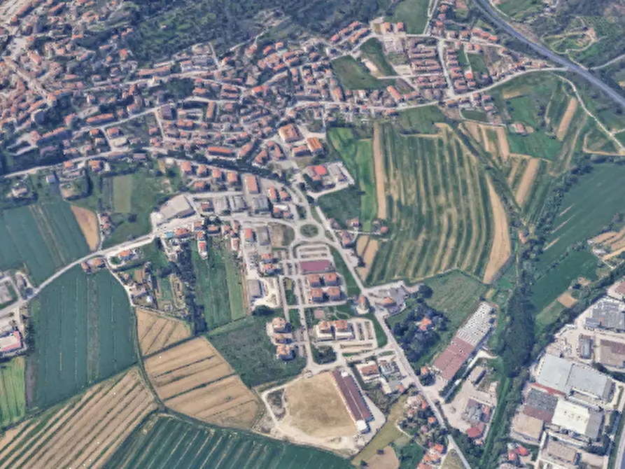 Immagine 28 di Stabile in vendita  in Via dei Pioppi a Magione
