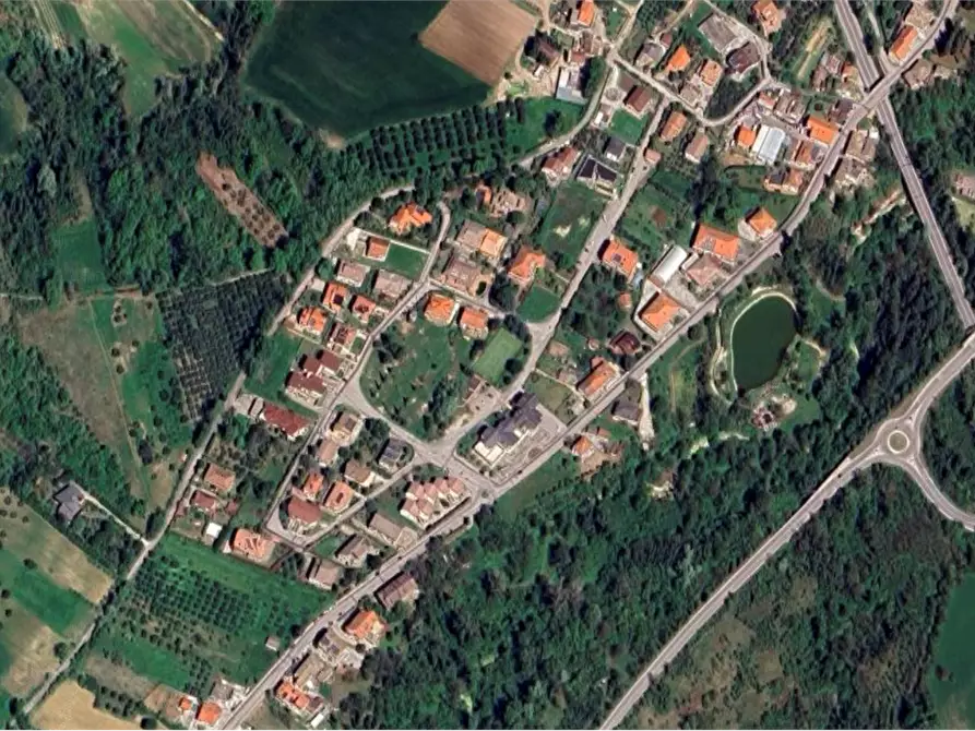 Immagine 3 di Negozio in vendita  in Via D'Urbano a Fara Filiorum Petri