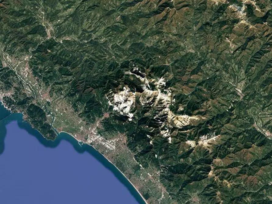 Immagine 8 di Terreno agricolo in vendita  in Località impruneta a Massa