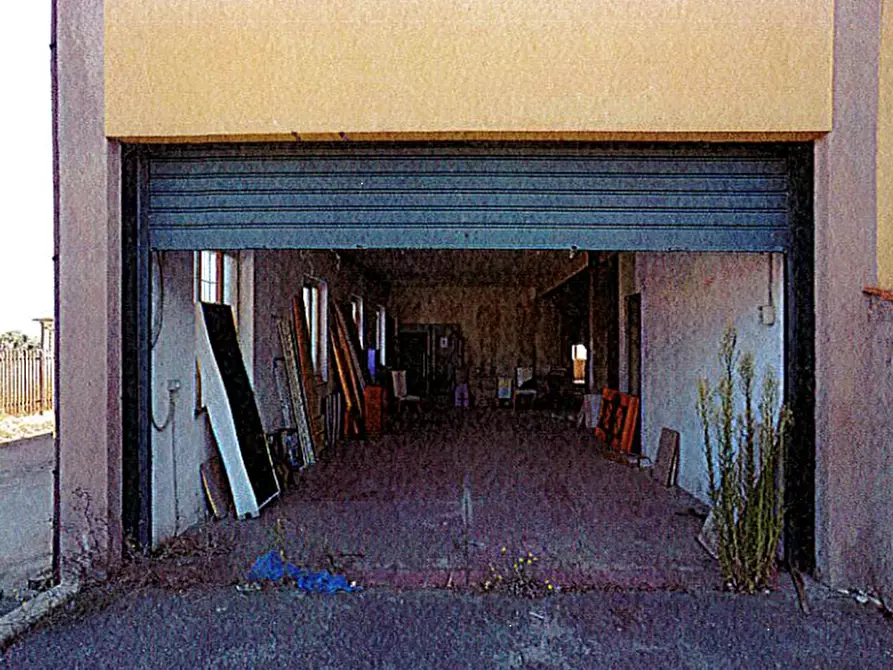 Immagine 3 di Magazzino in vendita  in Via Olmini a Panicale