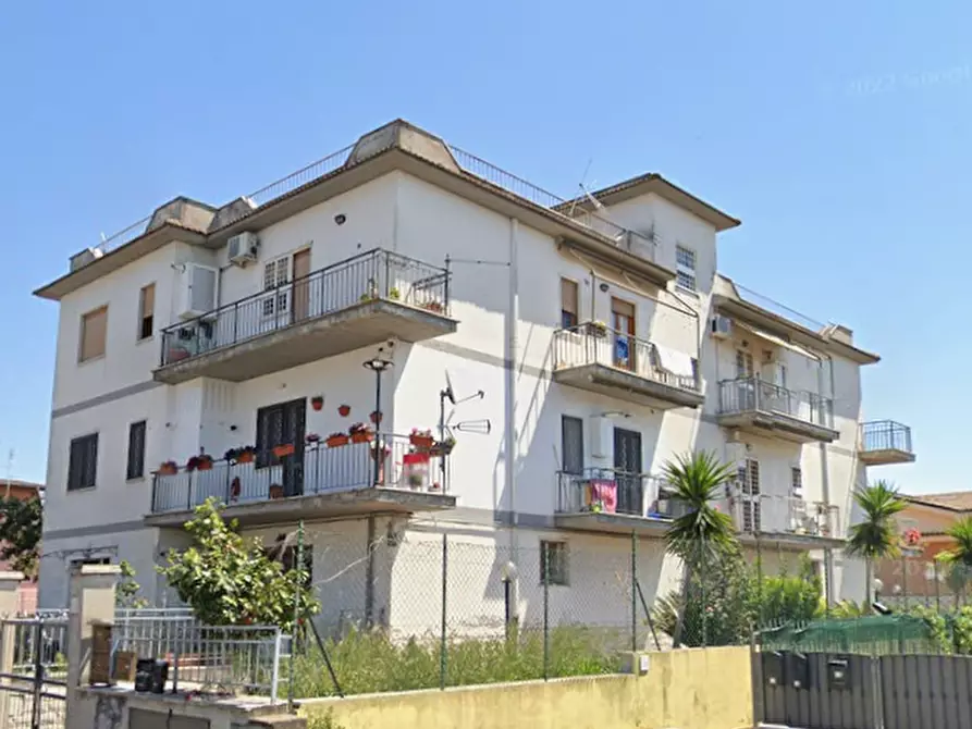 Immagine 2 di Appartamento in vendita  in Via Corato a Roma