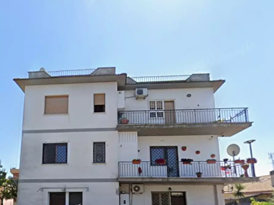 Immagine 4 di Appartamento in vendita  in Via Corato a Roma