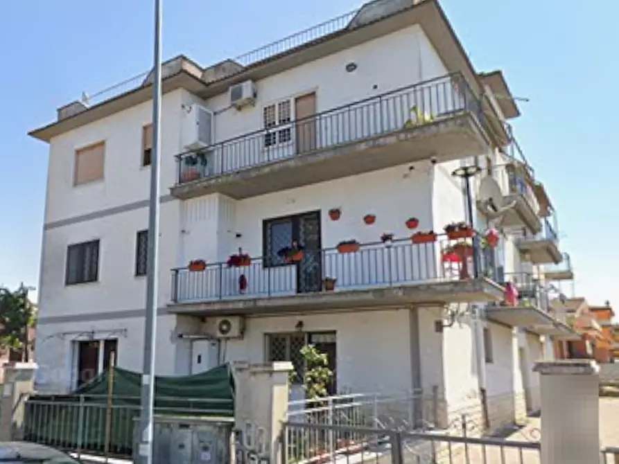 Immagine 8 di Appartamento in vendita  in Via Corato a Roma