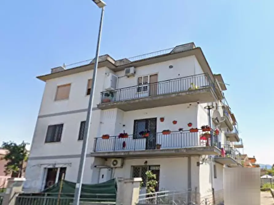 Immagine 9 di Appartamento in vendita  in Via Corato a Roma
