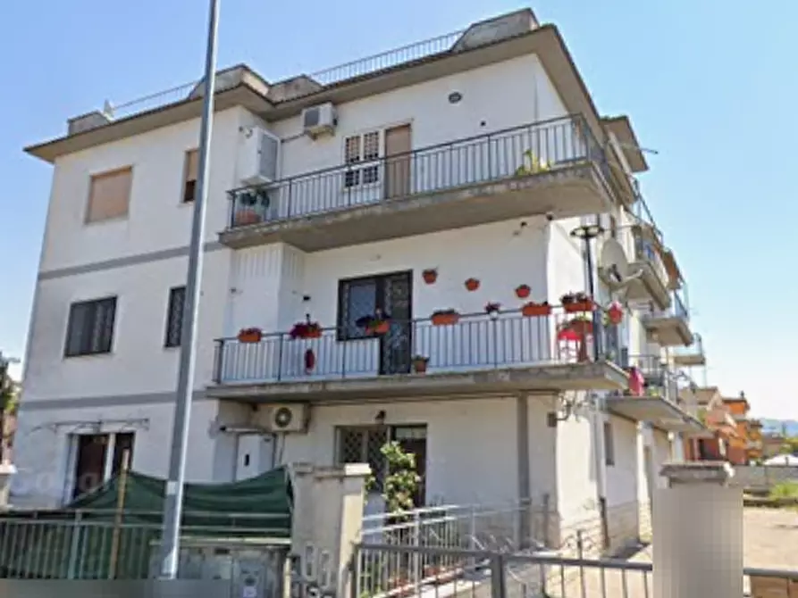 Immagine 10 di Appartamento in vendita  in Via Corato a Roma