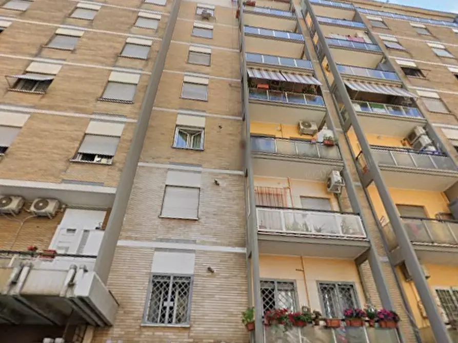 Immagine 2 di Appartamento in vendita  in Via Ariano Irpino a Roma