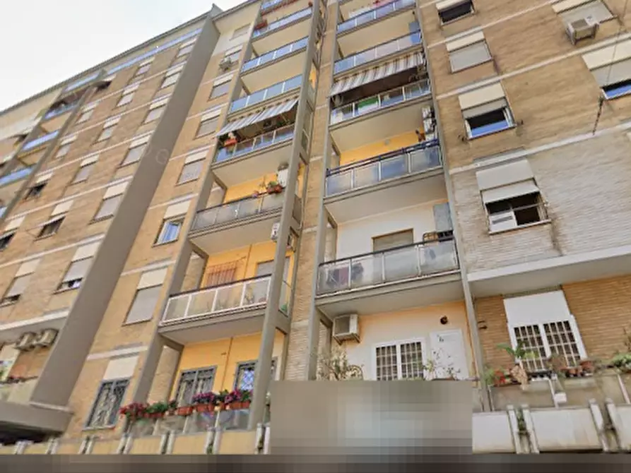 Immagine 7 di Appartamento in vendita  in Via Ariano Irpino a Roma