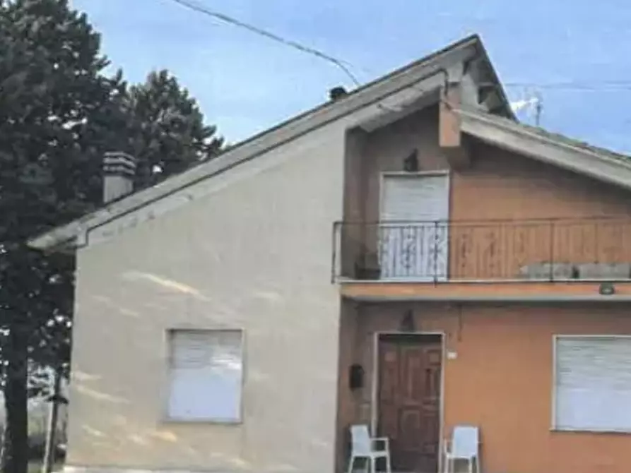 Immagine 3 di Casa indipendente in vendita  in Strada dei Magalotti a Frontone