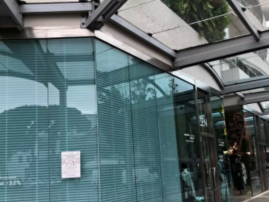 Immagine 8 di Negozio in vendita  in Piazza Giosuè Carducci a Jesolo