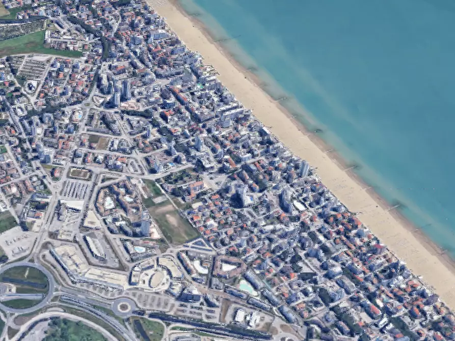 Immagine 17 di Negozio in vendita  in Piazza Giosuè Carducci a Jesolo