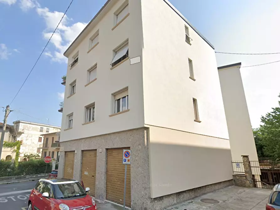 Immagine 1 di Negozio in vendita  in Via Tagliamento, a Brescia