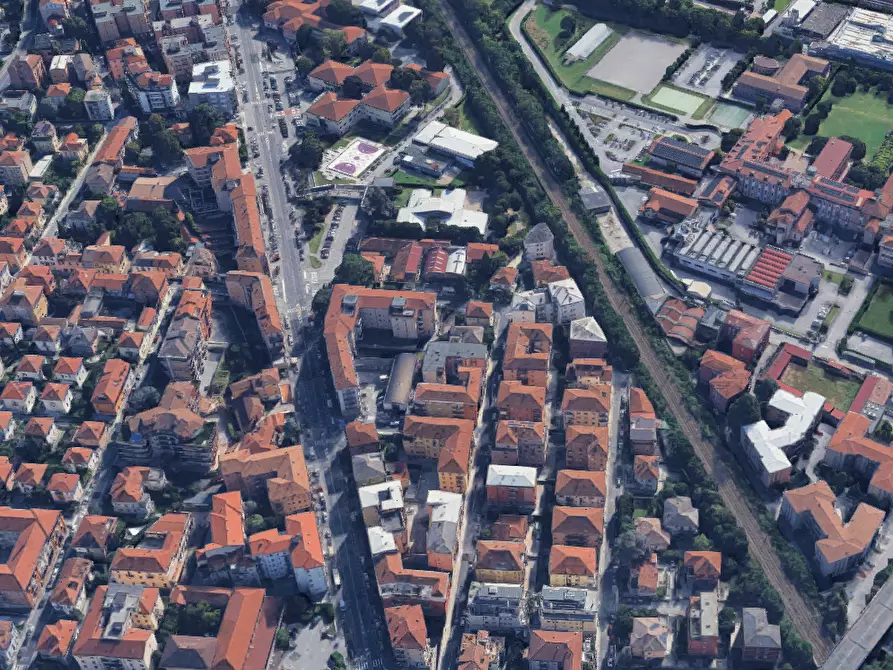 Immagine 9 di Negozio in vendita  in Via Tagliamento, a Brescia