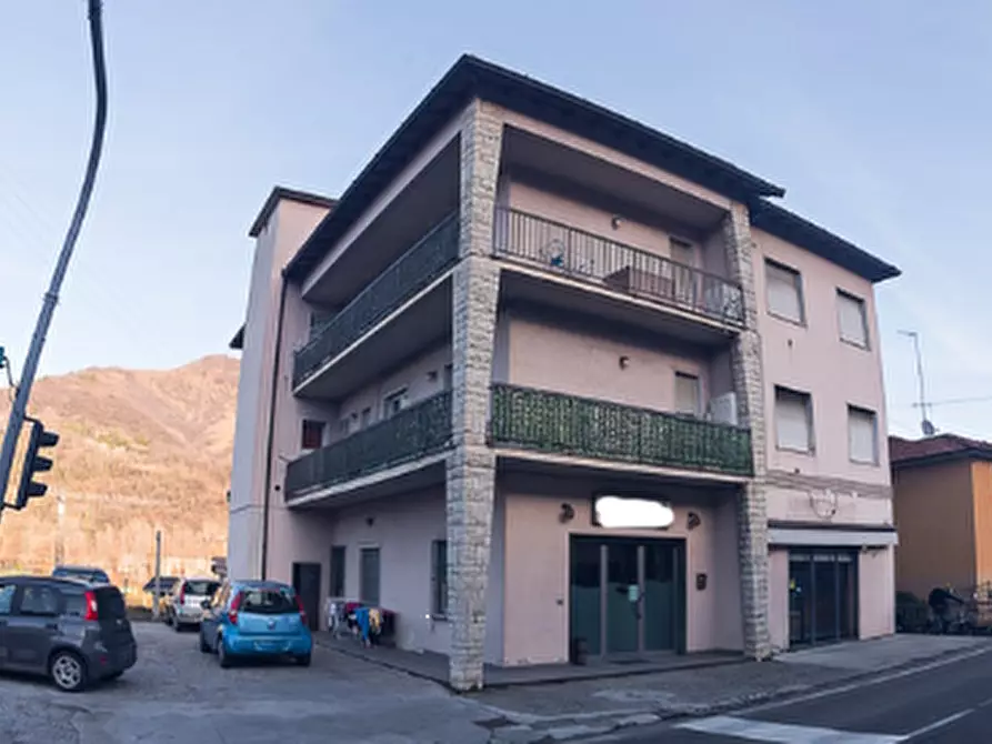 Immagine 5 di Negozio in vendita  in Via Grumelle  a Pradalunga