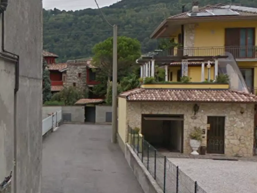 Immagine 7 di Negozio in vendita  in Via Grumelle  a Pradalunga