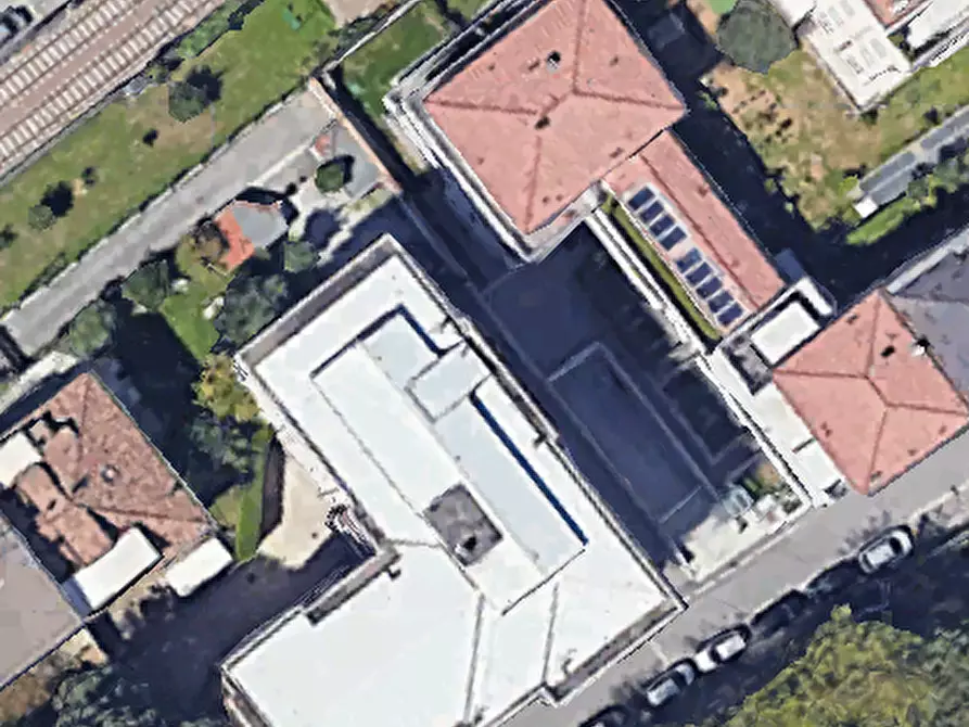 Immagine 11 di Negozio in vendita  in Via Grumelle  a Pradalunga