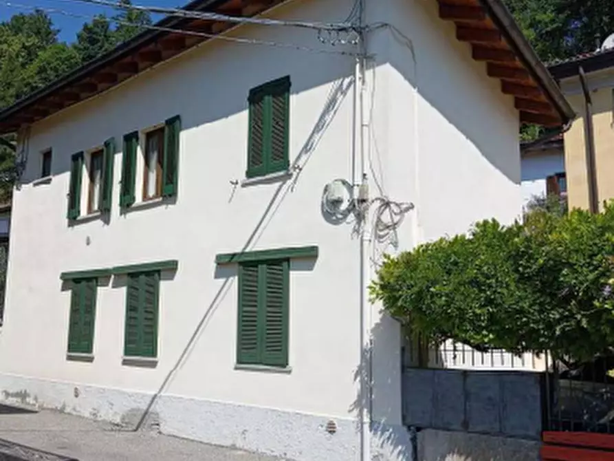 Immagine 3 di Appartamento in vendita  in Via Roma  a Casalzuigno