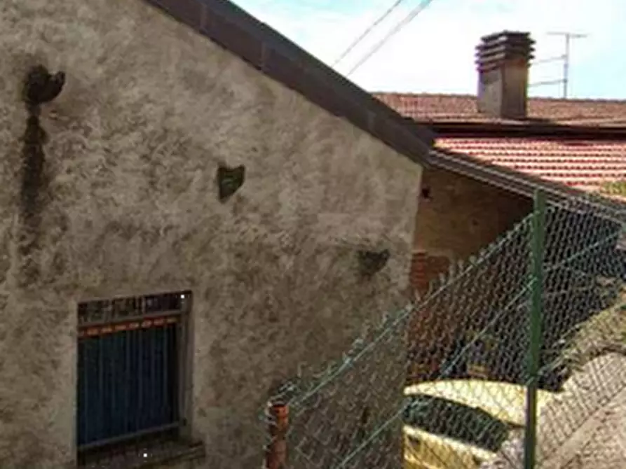 Immagine 7 di Appartamento in vendita  in Via Roma  a Casalzuigno