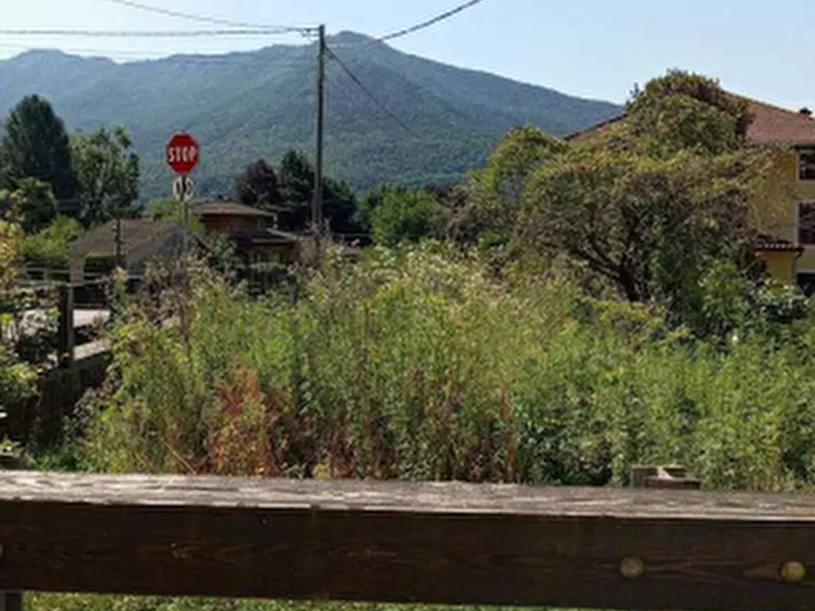 Immagine 6 di Appartamento in vendita  in Via Roma  a Casalzuigno