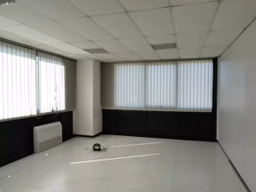 Immagine 22 di Ufficio in vendita  in Via Giustino Fortuna a Paderno Dugnano