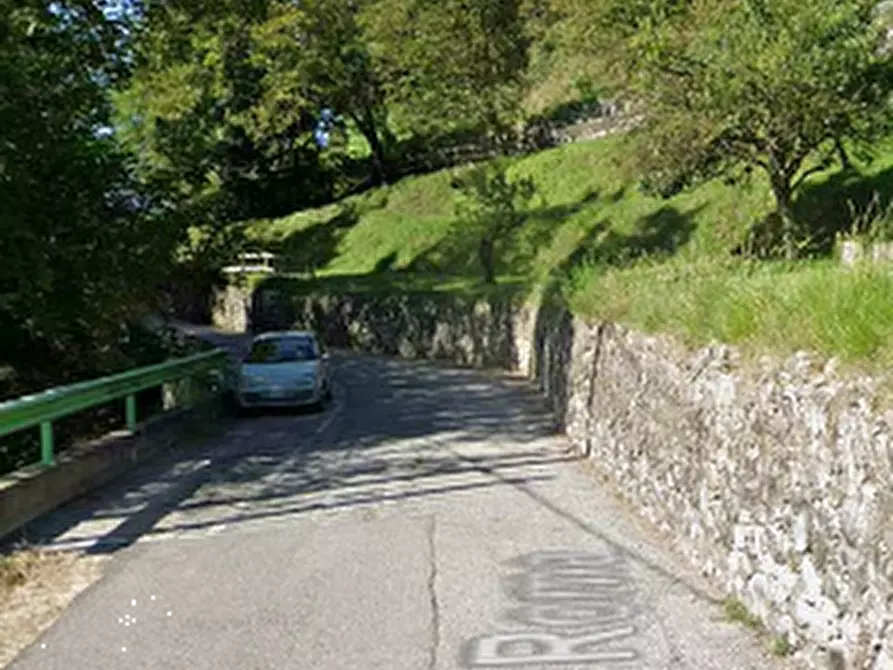 Immagine 10 di Appartamento in vendita  in Via Roma  a Casalzuigno