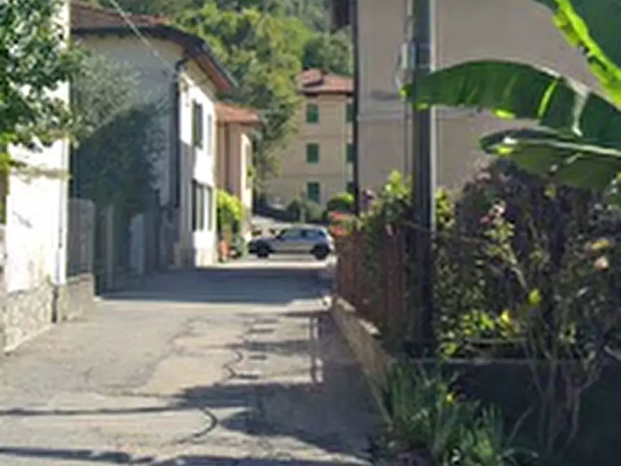 Immagine 11 di Appartamento in vendita  in Via Roma  a Casalzuigno