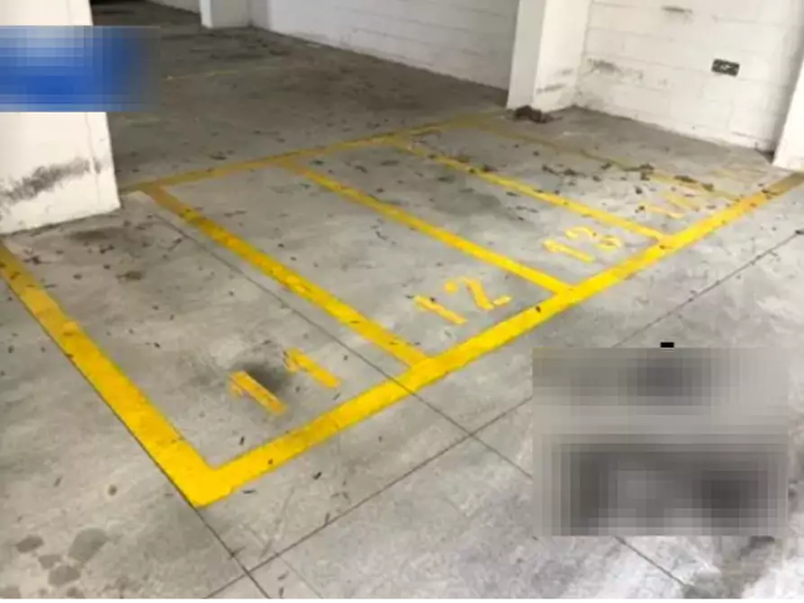 Immagine 1 di Posto auto in vendita  in via Pietro Lianori a Bologna