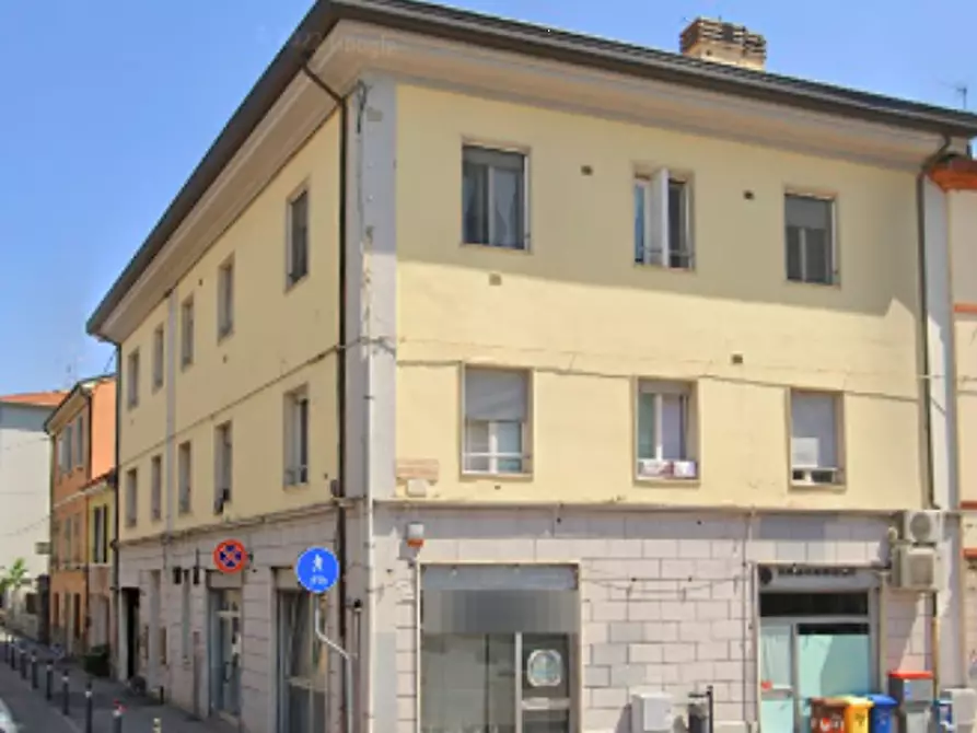 Immagine 10 di Negozio in vendita  in Via del Portonaccio a Forli'