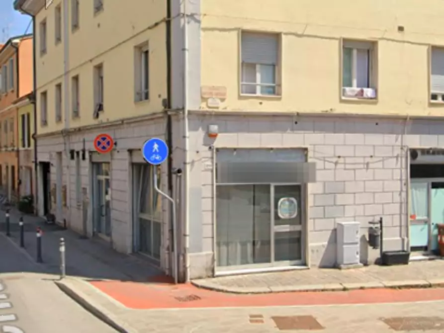 Immagine 12 di Negozio in vendita  in Via del Portonaccio a Forli'