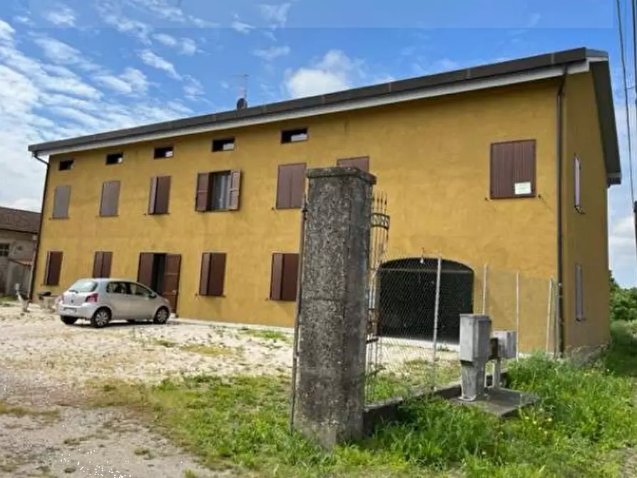 Immagine 2 di Casa indipendente in vendita  in Via Zambone a Quistello