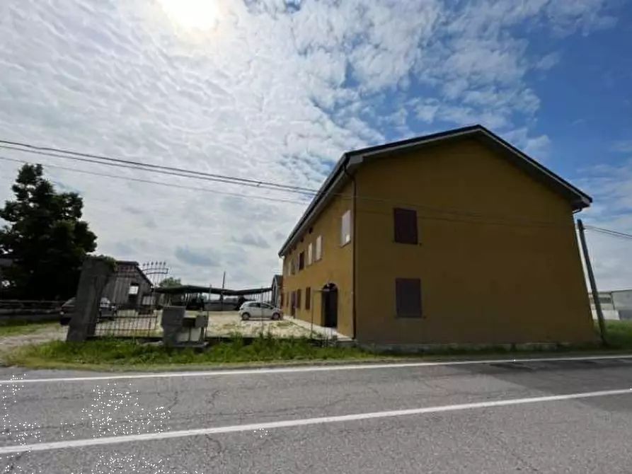 Immagine 3 di Casa indipendente in vendita  in Via Zambone a Quistello