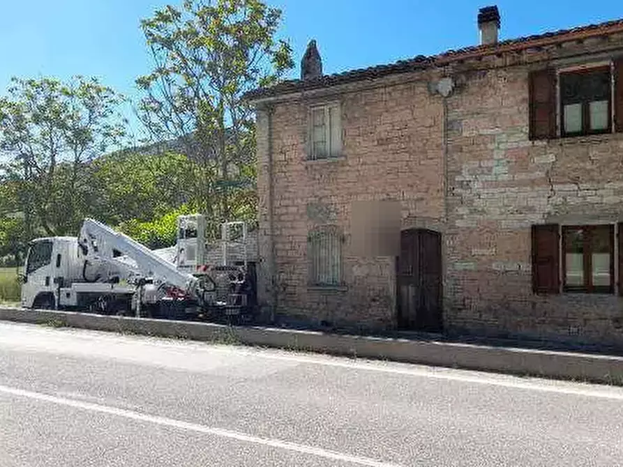 Immagine 7 di Porzione di casa in vendita  in Via Petriccio a Acqualagna